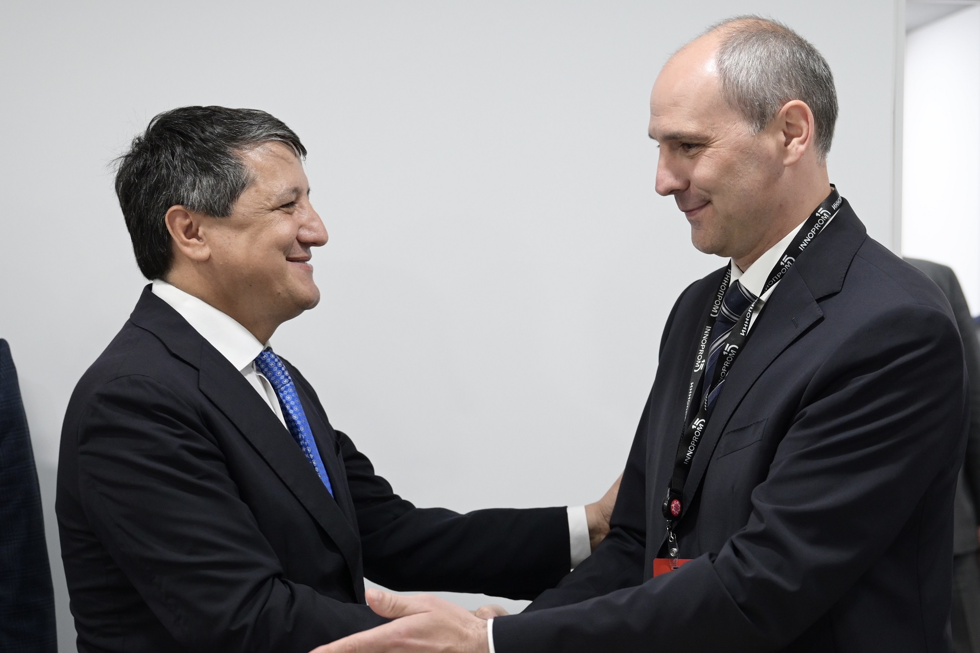 Денис Паслер и Шерали Кабир обсудили перспективы сотрудничества Свердловской области и Таджикистана